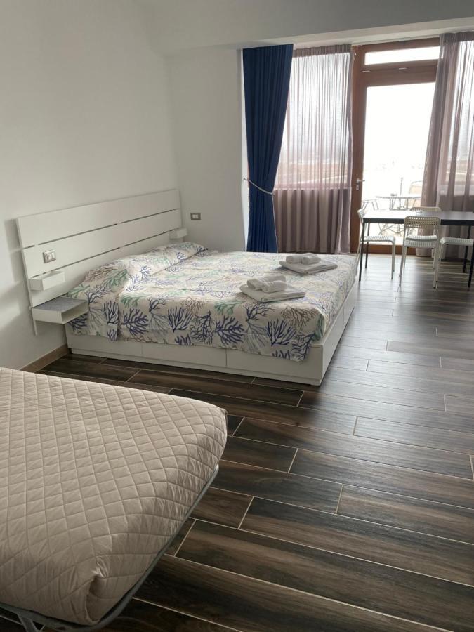 Manfredi Sea Room 维耶斯泰 外观 照片